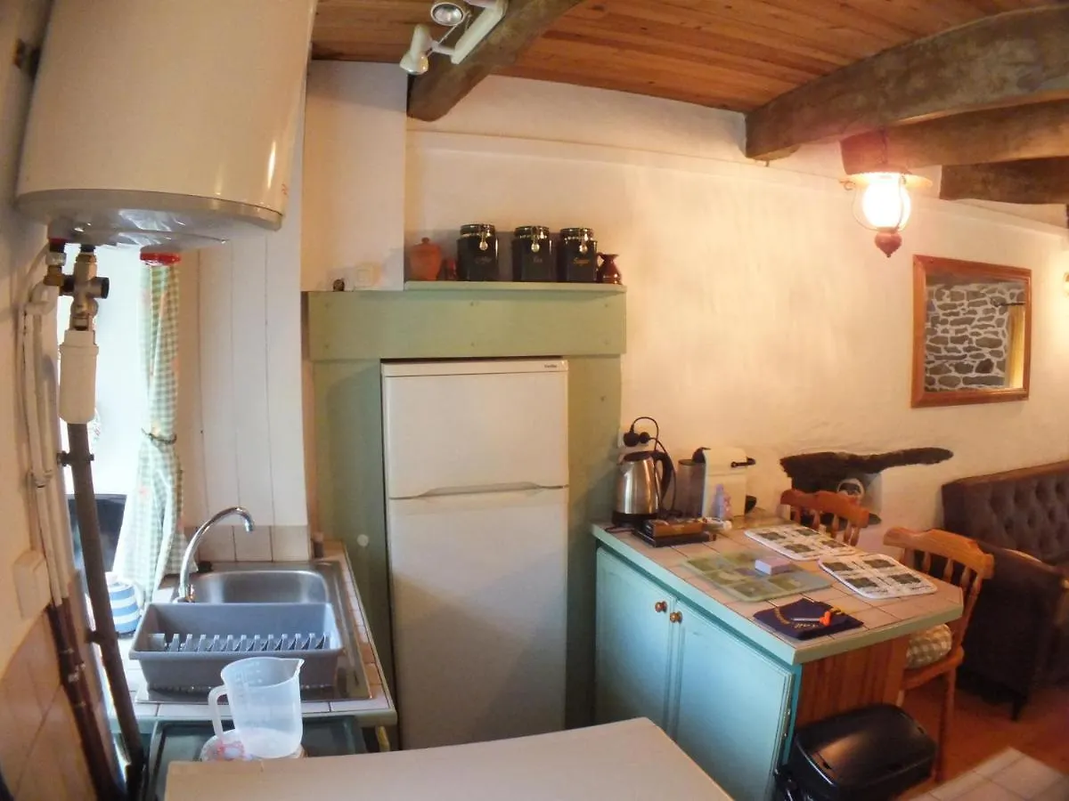 La Maison De Poupee Berrien 0*,